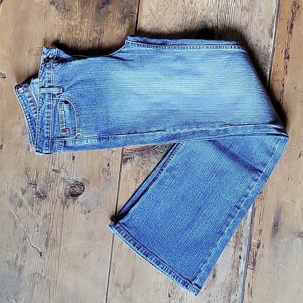 l.e.i. juniors jeans 9. Wide boot/flare bottom